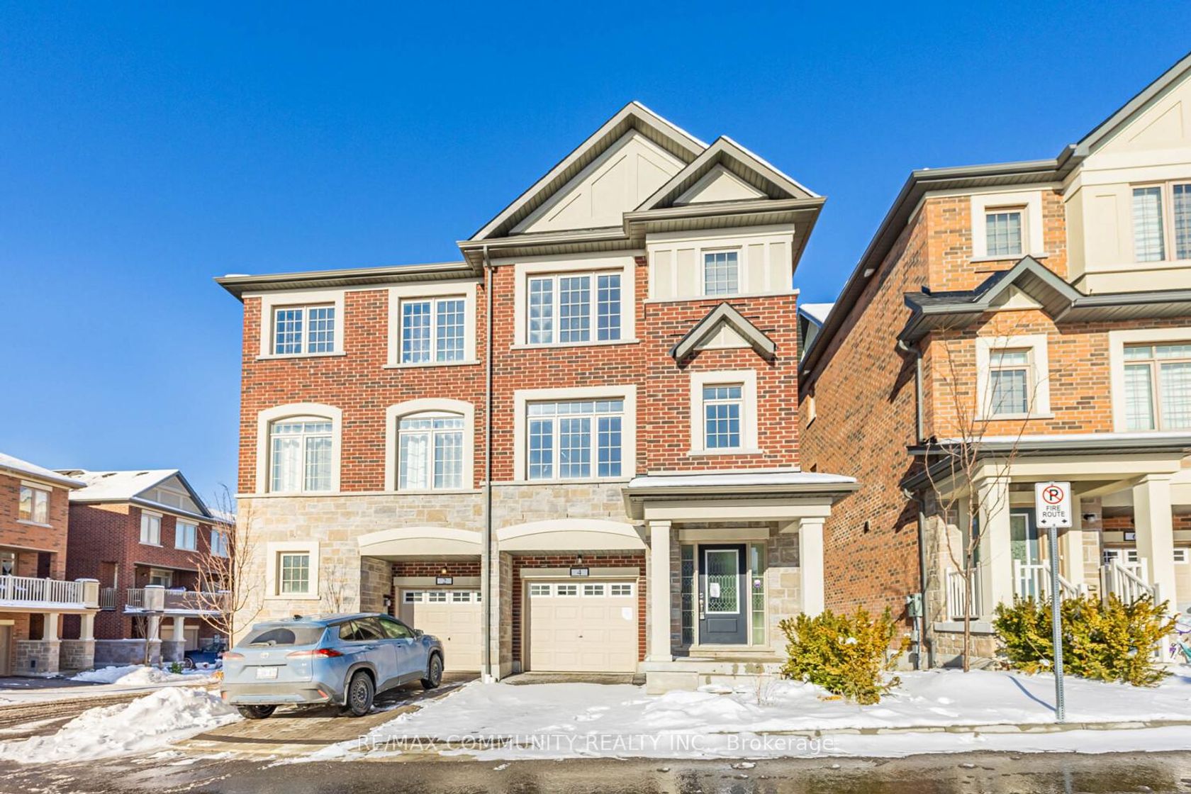 4 Healthcote Lane, Central, Ajax 