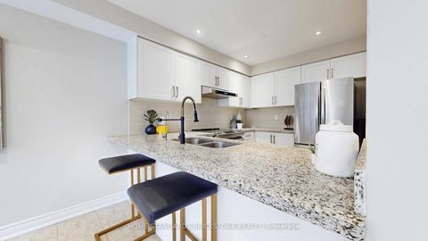 Photo 10 at 151 Amulet Crescent, Rouge Woods, Richmond Hill