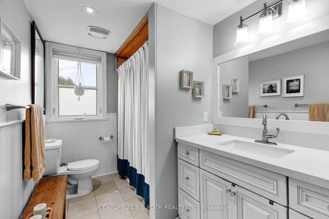 Photo 19 at 14 ST VINCENT Street, North Shore, Barrie