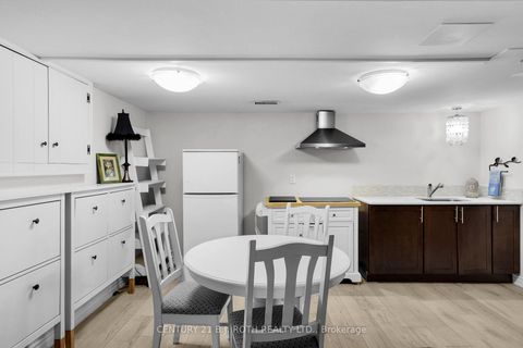 Photo 24 at 14 ST VINCENT Street, North Shore, Barrie