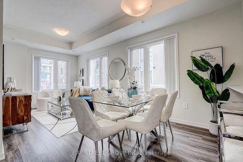 Photo 4 at TH 62 - 31 Honeycrisp Crescent, Vaughan Corporate Centre, Vaughan