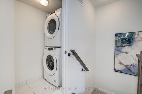 Photo 16 at TH 62 - 31 Honeycrisp Crescent, Vaughan Corporate Centre, Vaughan