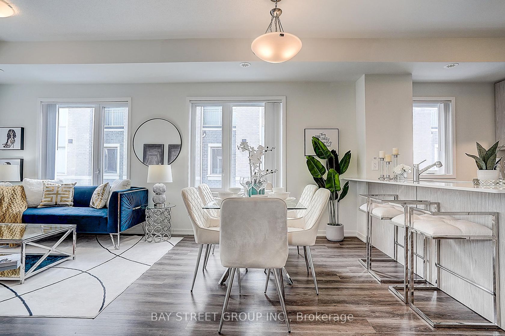 TH 62 - 31 Honeycrisp Crescent, Vaughan Corporate Centre, Vaughan 