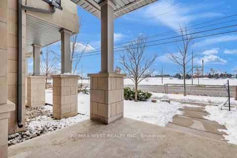 Photo 4 at 9 - 9601 Jane Street, Maple, Vaughan