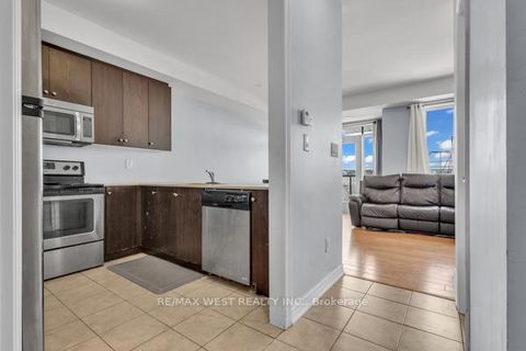 Photo 7 at 9 - 9601 Jane Street, Maple, Vaughan