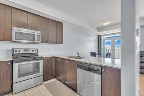 Photo 10 at 9 - 9601 Jane Street, Maple, Vaughan