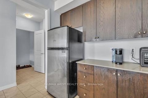 Photo 11 at 9 - 9601 Jane Street, Maple, Vaughan