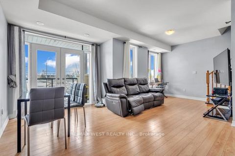 Photo 15 at 9 - 9601 Jane Street, Maple, Vaughan