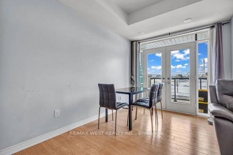 Photo 16 at 9 - 9601 Jane Street, Maple, Vaughan