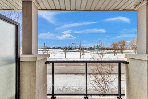 Photo 18 at 9 - 9601 Jane Street, Maple, Vaughan