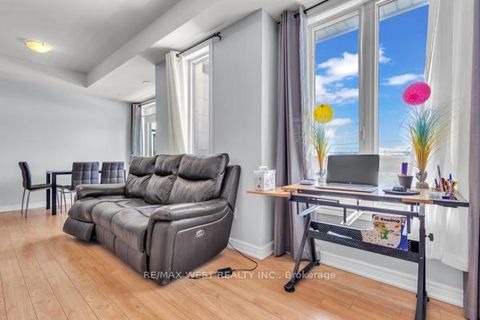 Photo 24 at 9 - 9601 Jane Street, Maple, Vaughan