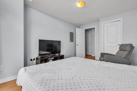 Photo 29 at 9 - 9601 Jane Street, Maple, Vaughan