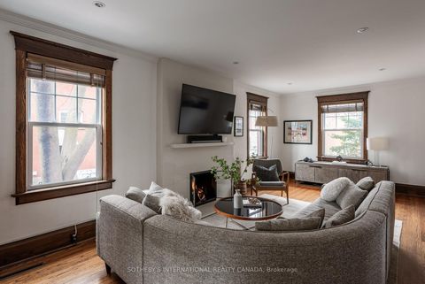 Photo 4 at 77 Catherine Avenue, Aurora Village, Aurora