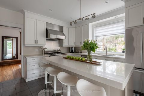 Photo 8 at 77 Catherine Avenue, Aurora Village, Aurora