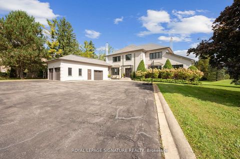 Photo 3 at 75 Rachelle Court, Kleinburg, Vaughan