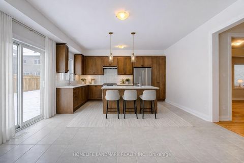 Photo 3 at 23 Aida Place, Oak Ridges, Richmond Hill