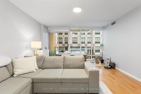 Photo 7 at 306 - 263 Wellington Street W, Waterfront Communities C1, Toronto