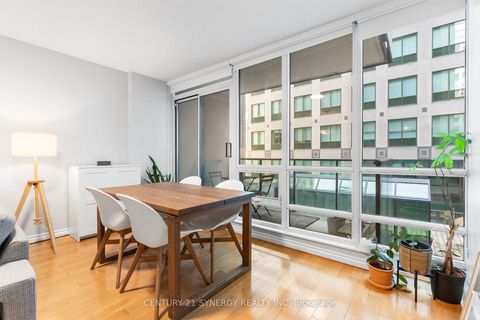Photo 11 at 306 - 263 Wellington Street W, Waterfront Communities C1, Toronto