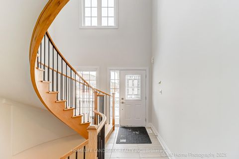 Photo 3 at 21 Seguin Street, Oak Ridges, Richmond Hill