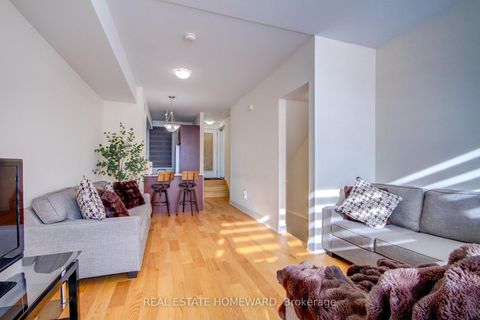 Photo 2 at 4 Curlew Drive, Donalda, Toronto