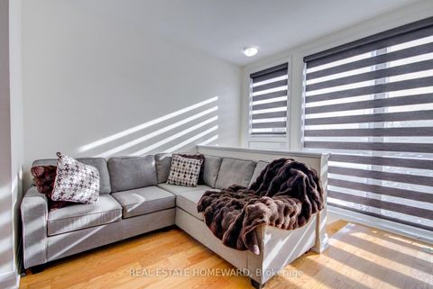 Photo 3 at 4 Curlew Drive, Donalda, Toronto