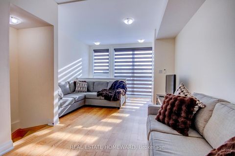 Photo 4 at 4 Curlew Drive, Donalda, Toronto