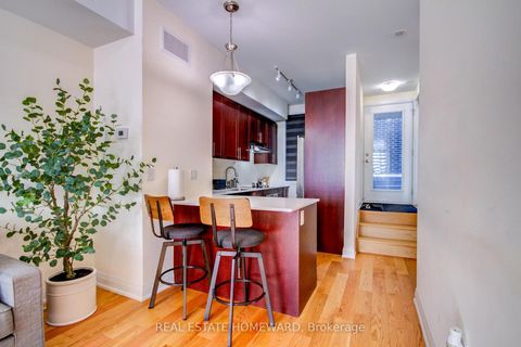 Photo 6 at 4 Curlew Drive, Donalda, Toronto