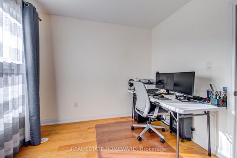 Photo 13 at 4 Curlew Drive, Donalda, Toronto