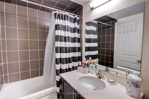 Photo 15 at 4 Curlew Drive, Donalda, Toronto
