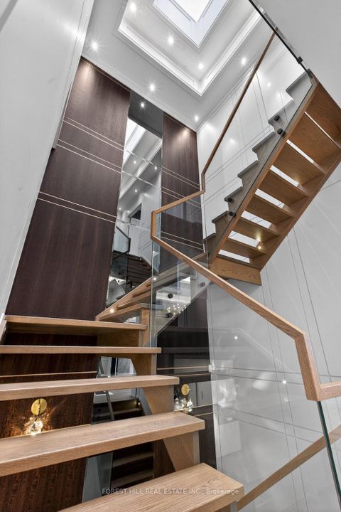 Photo 17 at 297 Hillcrest Avenue, Willowdale East, Toronto