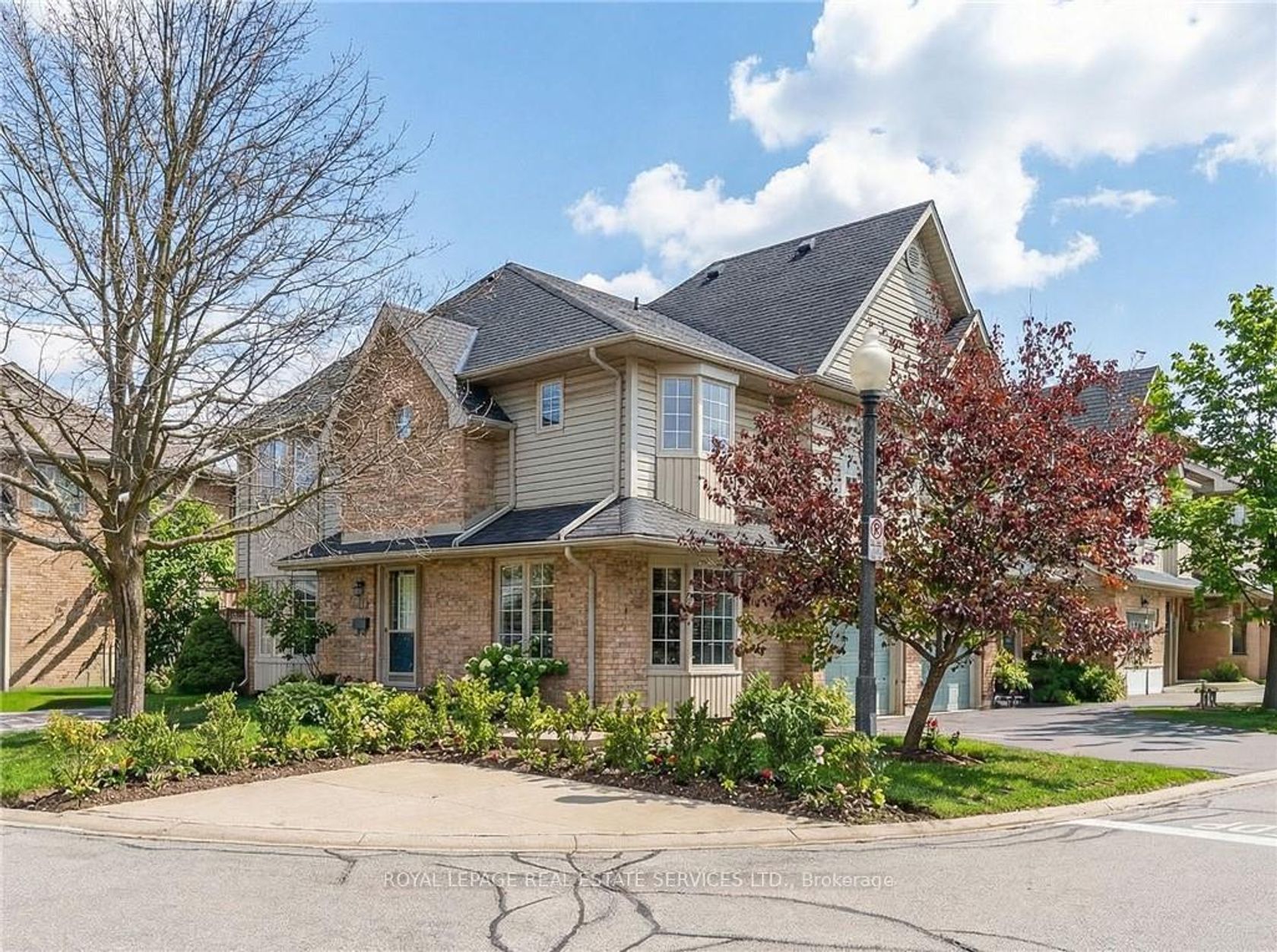 120 - 3333 New Street, Roseland, Burlington 