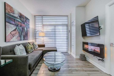 Photo 3 at 105 - 75 North Park Road, Beverley Glen, Vaughan