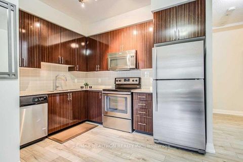 Photo 6 at 105 - 75 North Park Road, Beverley Glen, Vaughan