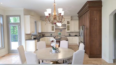 Photo 13 at 383 Paradelle Drive, Oak Ridges Lake Wilcox, Richmond Hill