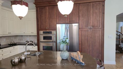 Photo 14 at 383 Paradelle Drive, Oak Ridges Lake Wilcox, Richmond Hill