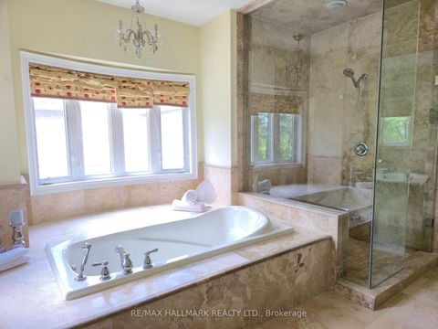 Photo 30 at 383 Paradelle Drive, Oak Ridges Lake Wilcox, Richmond Hill