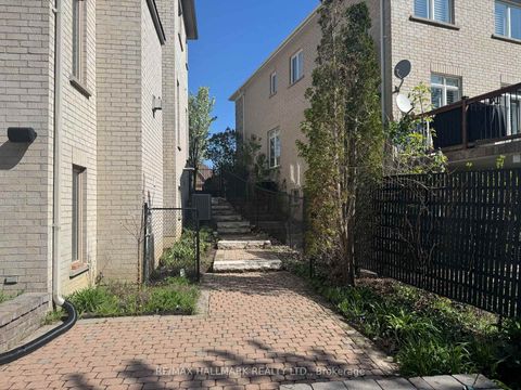 Photo 47 at 383 Paradelle Drive, Oak Ridges Lake Wilcox, Richmond Hill