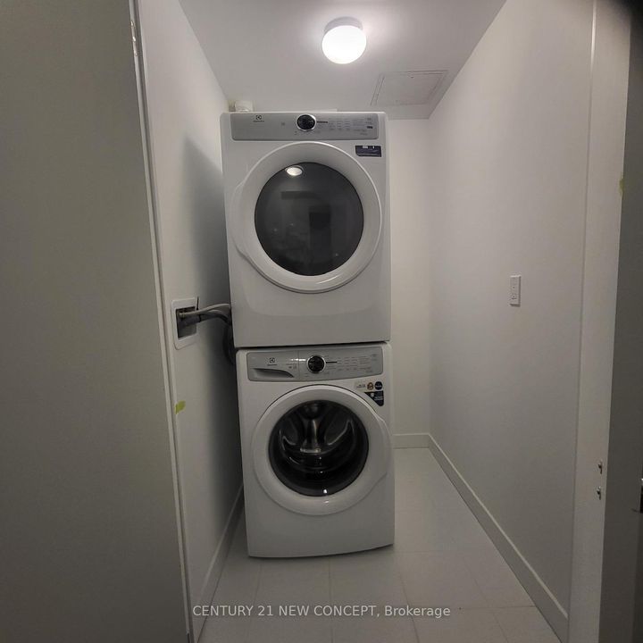 Photo 9 at S1402 - 8 Olympic Garden Drive, Newtonbrook East, Toronto