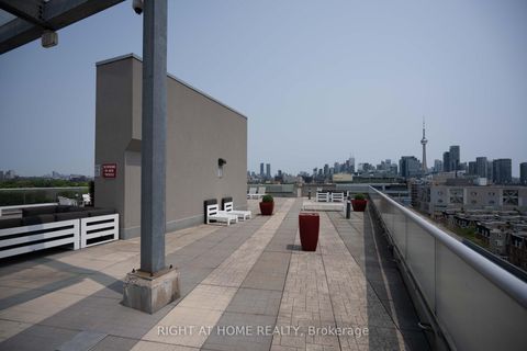 Photo 13 at 413 - 1 Shaw Street, Niagara, Toronto