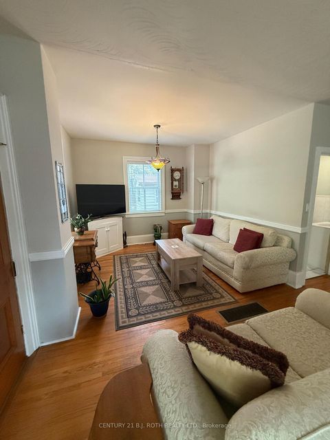 Photo 11 at 46 King Street N, Cookstown, Innisfil