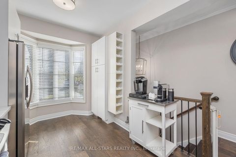 Photo 4 at 114 Six Point Road, City Centre West, Toronto