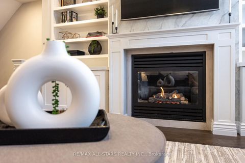 Photo 12 at 114 Six Point Road, City Centre West, Toronto