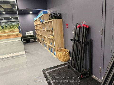 Photo 4 at 4 - 410 Adelaide Street, Waterfront Communities C1, Toronto