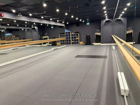 Photo 5 at 4 - 410 Adelaide Street, Waterfront Communities C1, Toronto