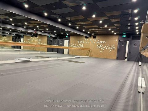 Photo 7 at 4 - 410 Adelaide Street, Waterfront Communities C1, Toronto