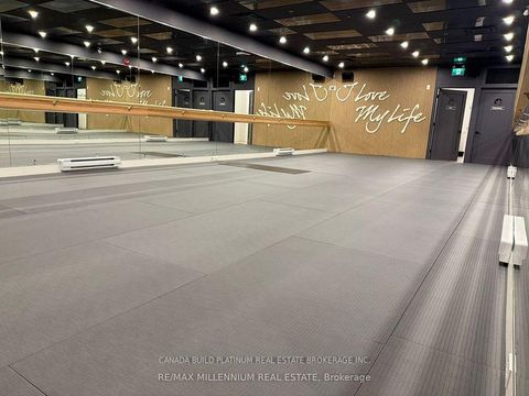 Photo 8 at 4 - 410 Adelaide Street, Waterfront Communities C1, Toronto