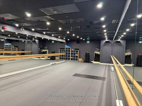 Photo 9 at 4 - 410 Adelaide Street, Waterfront Communities C1, Toronto