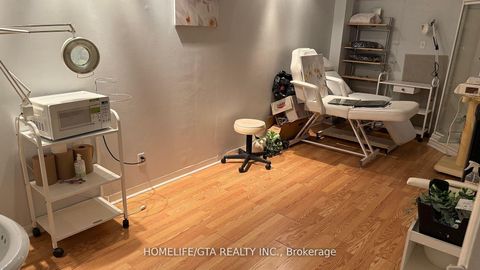 Photo 2 at 3 - 1468 Victoria Park Avenue, Victoria Village, Toronto