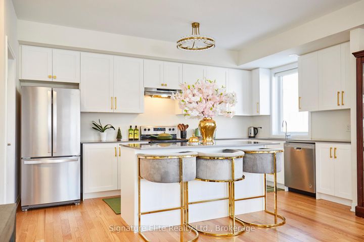 Photo 4 at 8 - 70 Baynes Way, Bradford, Bradford West Gwillimbury