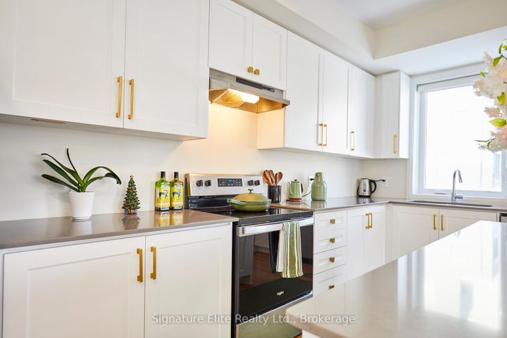 Photo 6 at 8 - 70 Baynes Way, Bradford, Bradford West Gwillimbury